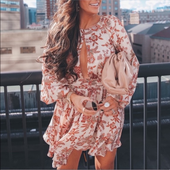 Misa Los Angeles Dresses & Skirts - Misa Los Angeles Kara dress in falling floral satin XS